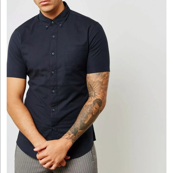 muscle fit button up